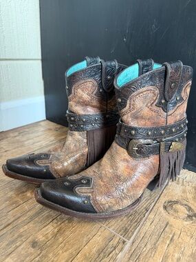 Corral Fringed & Studded Cognac Metallic Buckled Strappy Ankle Boots - Size 7